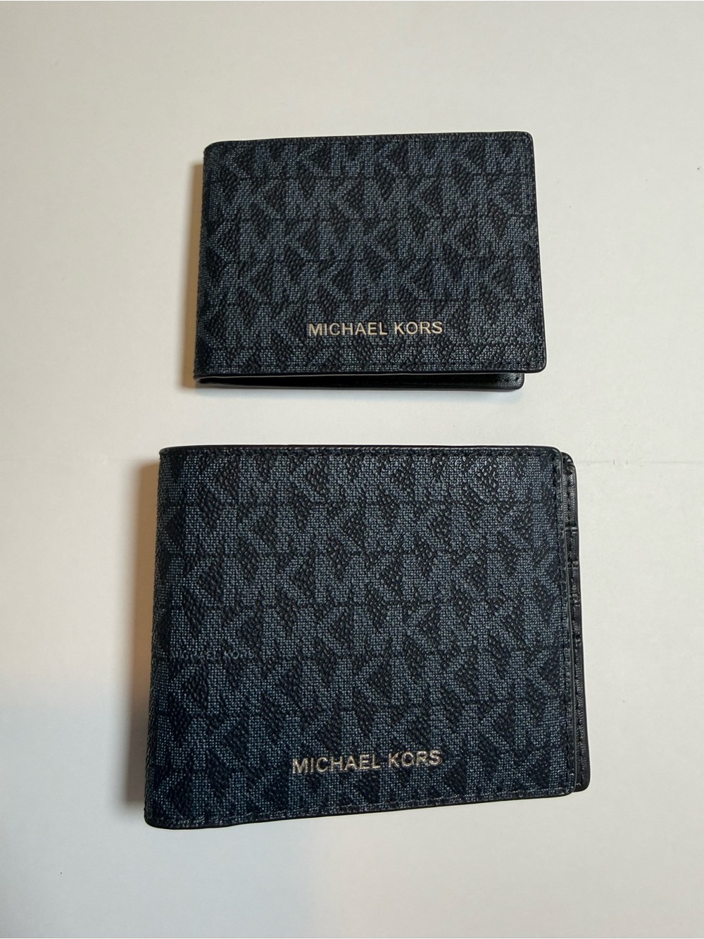Michael Kors Cooper Logo Billfold Wallet with Removable Passcase Navy